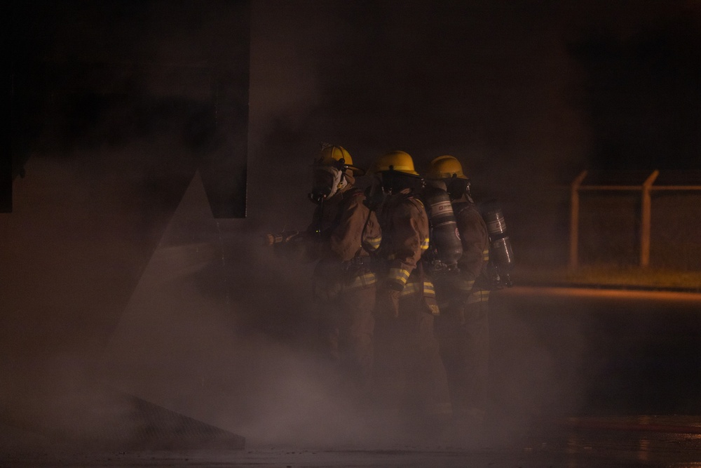 MWSS-172 practices firefighting skills in Central Training Area