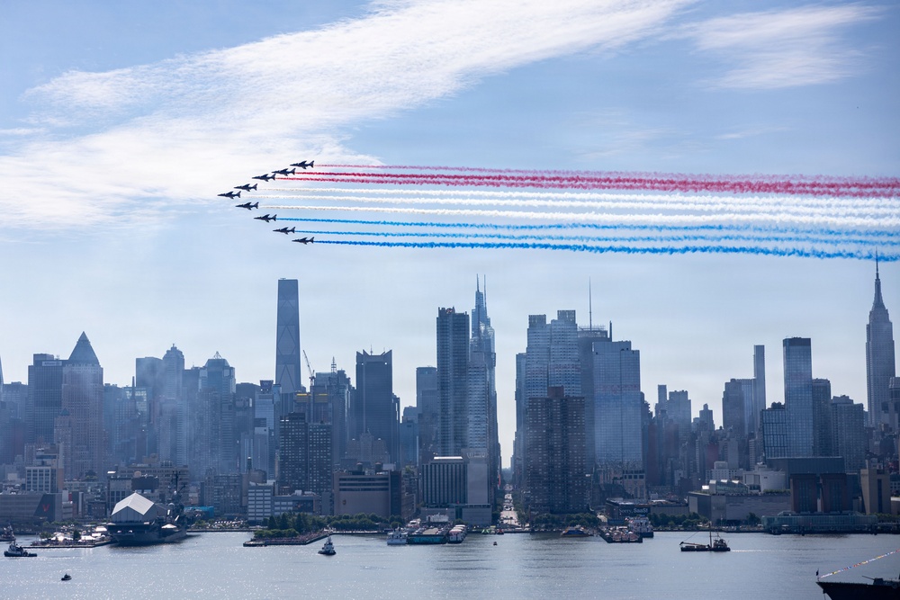INR250 Parade of Sail and International Aerial Review