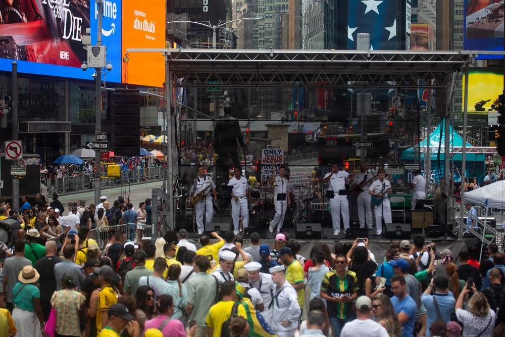 INR 250 Concert in Times Square