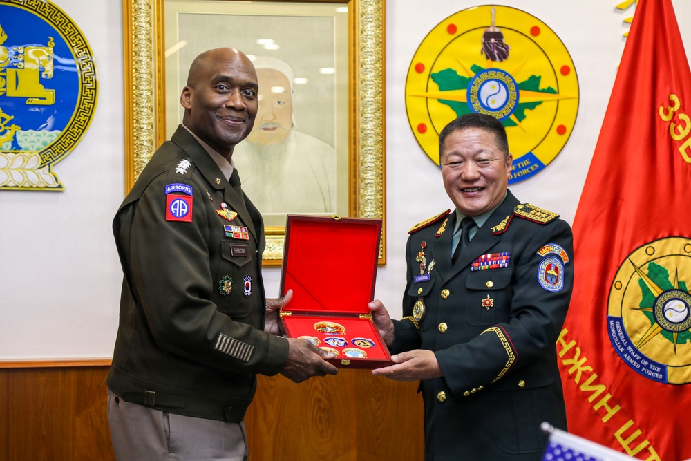 USFK Commander Reaffirms Partnership with Mongolia