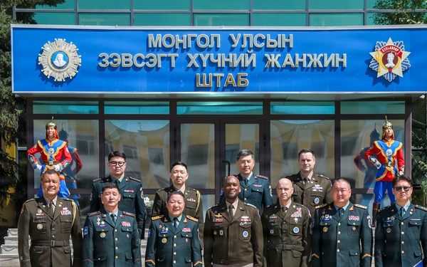 USFK Commander Reaffirms Partnership with Mongolia