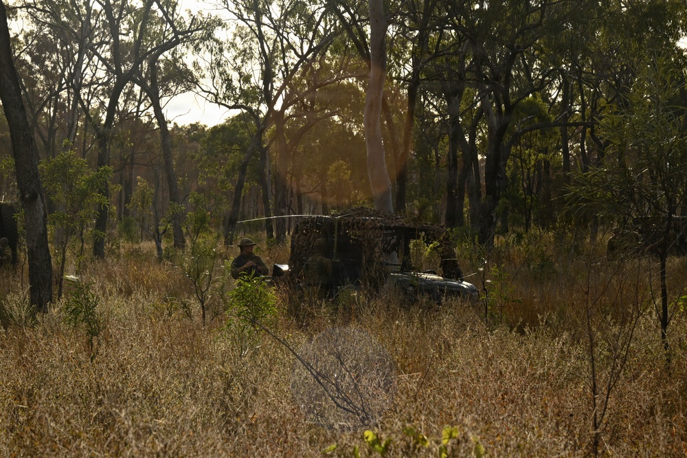 Southern Jackaroo 26: Australian Army soldiers with Vehicle