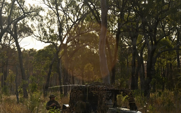 Southern Jackaroo 26: Australian Army soldiers with Vehicle