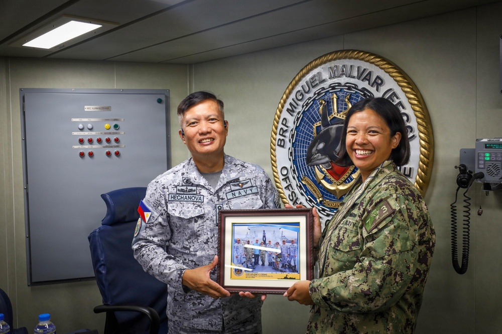 RIMPAC 2026: U.S. Navy, Philippine Navy Commanders Gather Aboard BRP Miguel Malva