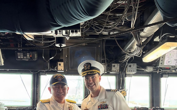 Japan Maritime Self-Defense Force tours USS Paul Ignatius