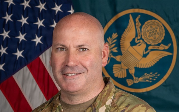 Command photo for LTC Matthew Howard
