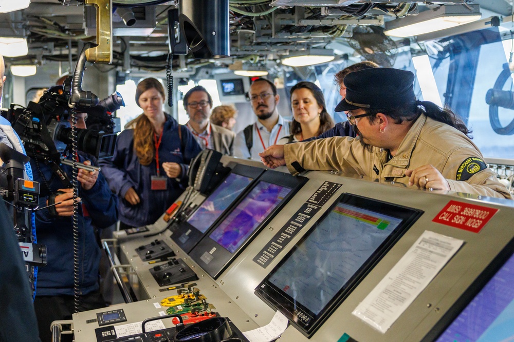USS Mount Whitney Hosts Key Leader Engagement in Zeebrugge, Belgium