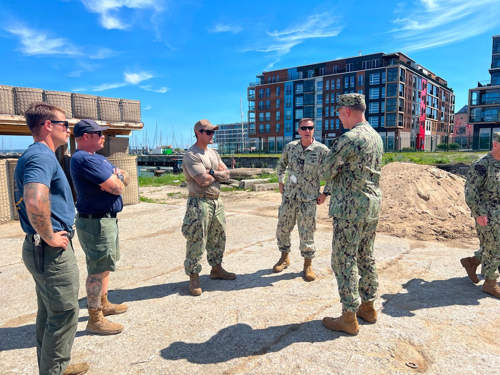 Adm. Wikoff Visits UCT 1 Dive Operations in Estonia