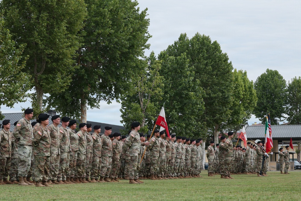 New leader assumes command of Headquarters and Headquarters Battalion, SETAF-AF