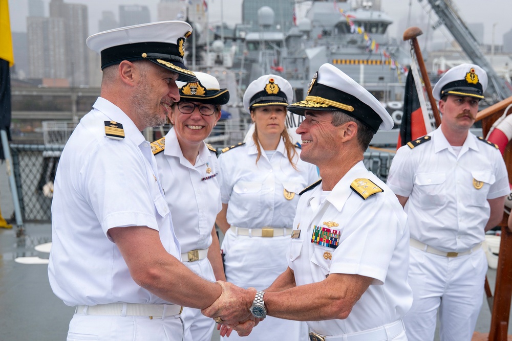 Commander, U.S. 2nd Fleet Attends Standing NATO Maritime Group 1 Reception