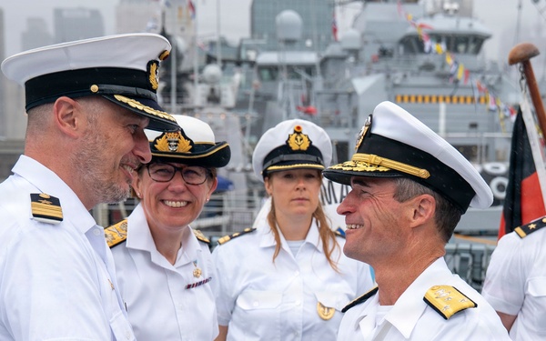 Commander, U.S. 2nd Fleet Attends Standing NATO Maritime Group 1 Reception