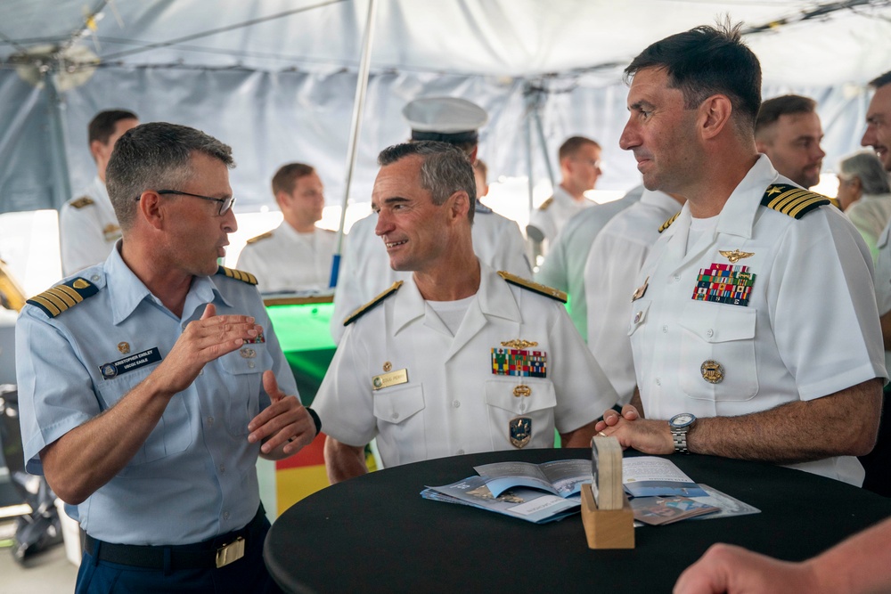Commander, U.S. 2nd Fleet Attends Standing NATO Maritime Group 1 Reception