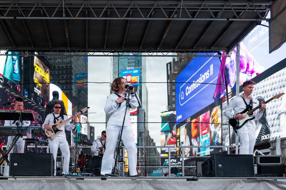 Navy Band Northeast rocks Times Square for INR 250