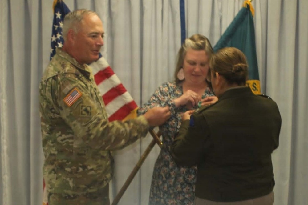 Fort McCoy Senior Commander Presents Civilian Service Commendation Medal