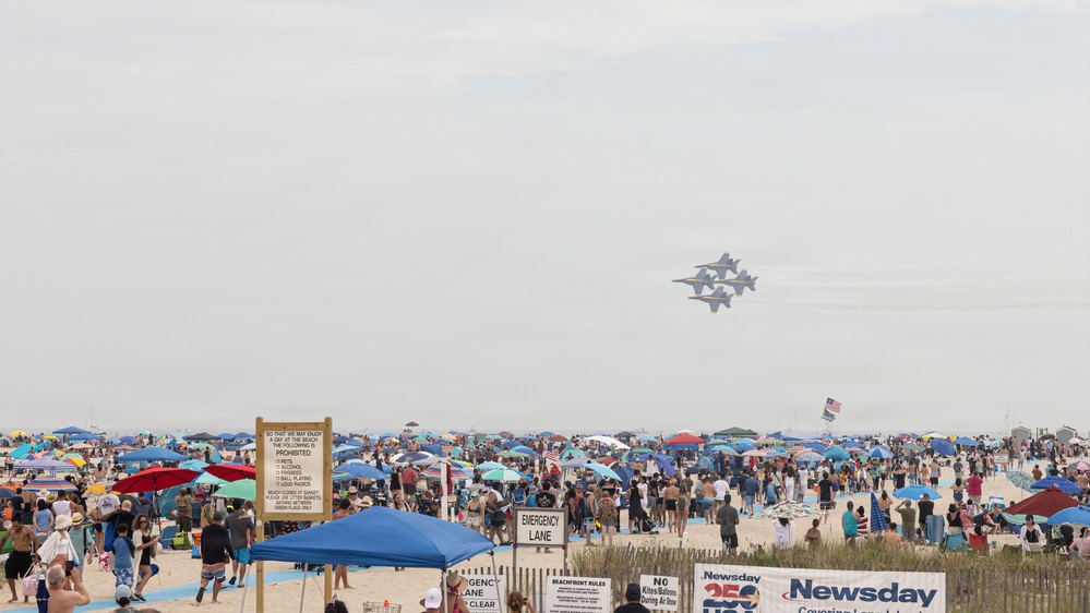 INR250 Jones Beach Airshow