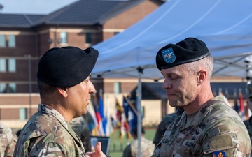 1-222d Aviation Regiment welcomes new commander