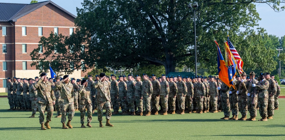 1-222d Aviation Regiment welcomes new commander