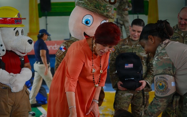 U.S. Army and Panamanian partners visit children from San Jose de Malamba Home