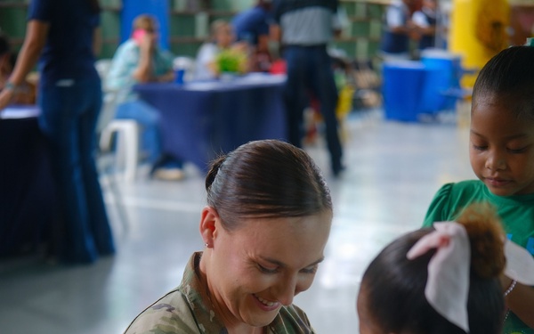 U.S. Army and Panamanian partners visit children from San Jose de Malamba Home