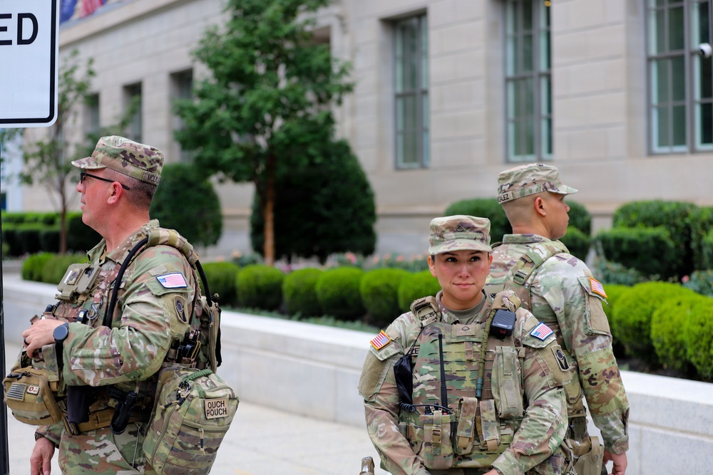 Florida National Guardsmen Presence Patrol at Lafeytte Square