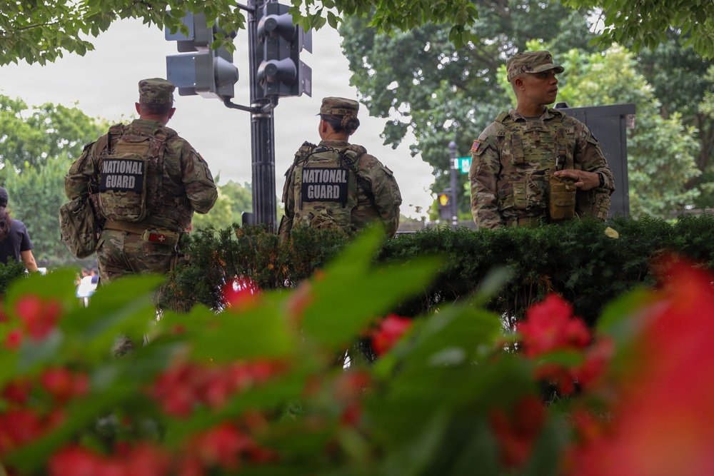 Florida National Guardsmen Presence Patrol at Lafeytte Square
