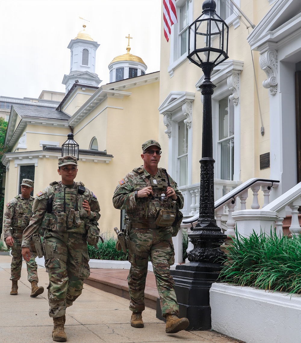 Florida National Guardsmen Presence Patrol at Lafeytte Square