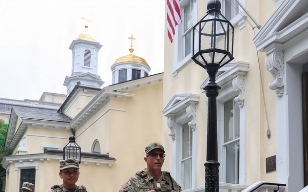 Florida National Guardsmen Presence Patrol at Lafeytte Square