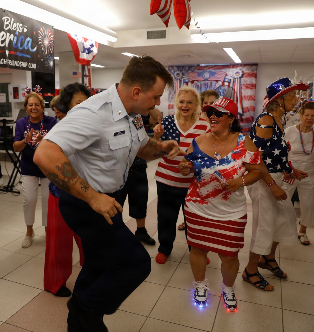 U.S. Servicemembers Visit Staten Island Friendship Club