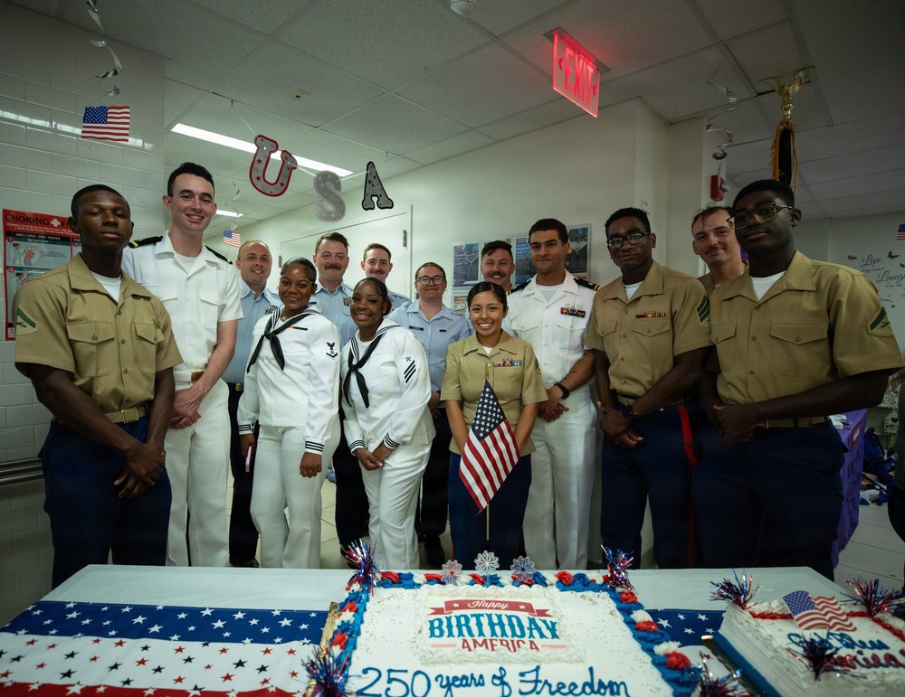 U.S. Servicemembers Visit Staten Island Friendship Club
