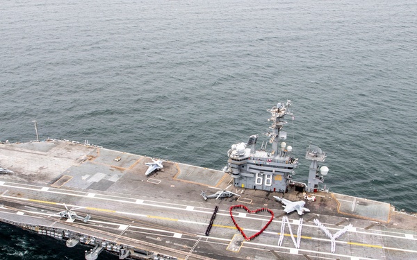 Nimitz Sailors Show Gratitude to New York for Hospitality During INR 250