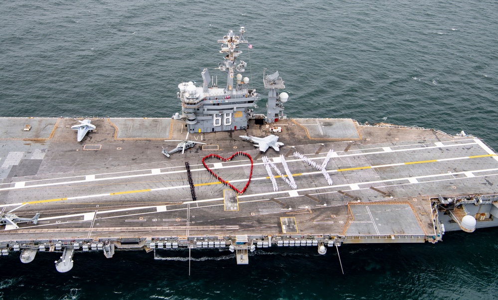 Nimitz Sailors Show Gratitude to New York for Hospitality During INR 250