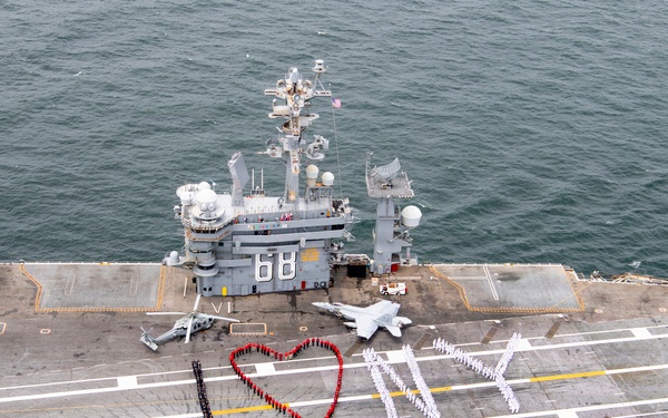 Nimitz Sailors Show Gratitude to New York for Hospitality During INR 250
