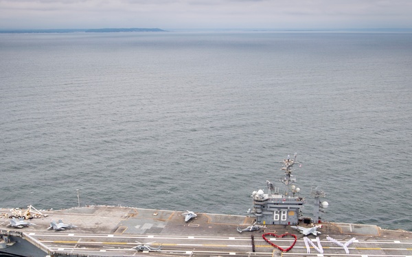 Nimitz Sailors Show Gratitude to New York for Hospitality During INR 250