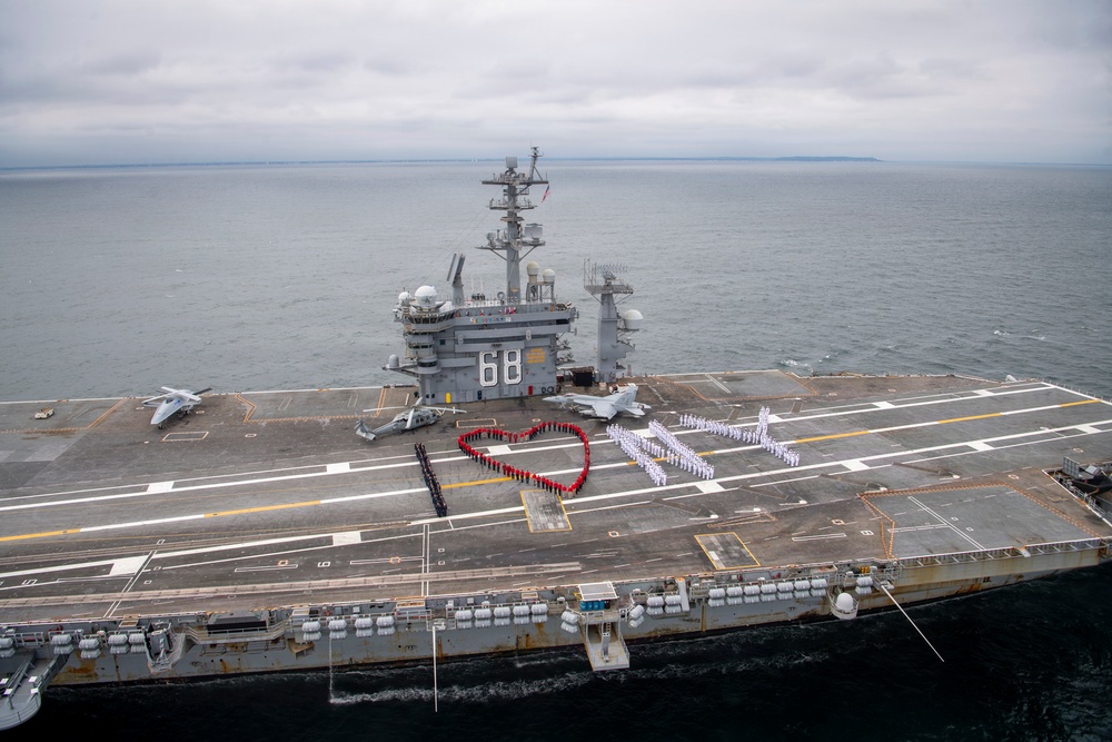 Nimitz Sailors Show Gratitude to New York for Hospitality During INR 250