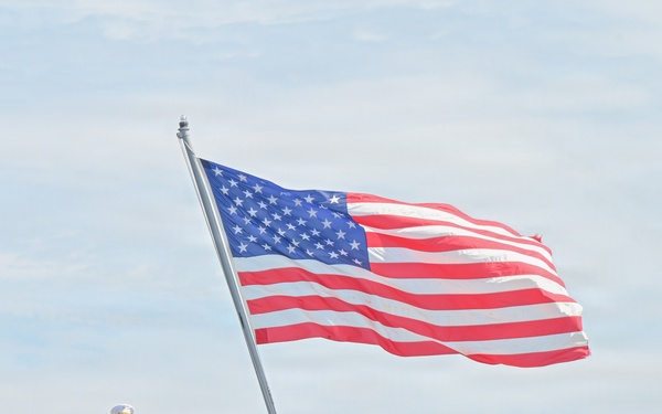 USS Arlington (LPD 24) Celebrates July 4 in New York
