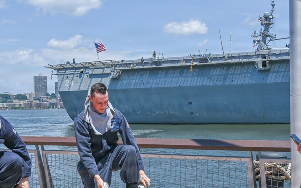 USS Arlington (LPD 24) Celebrates July 4 in New York