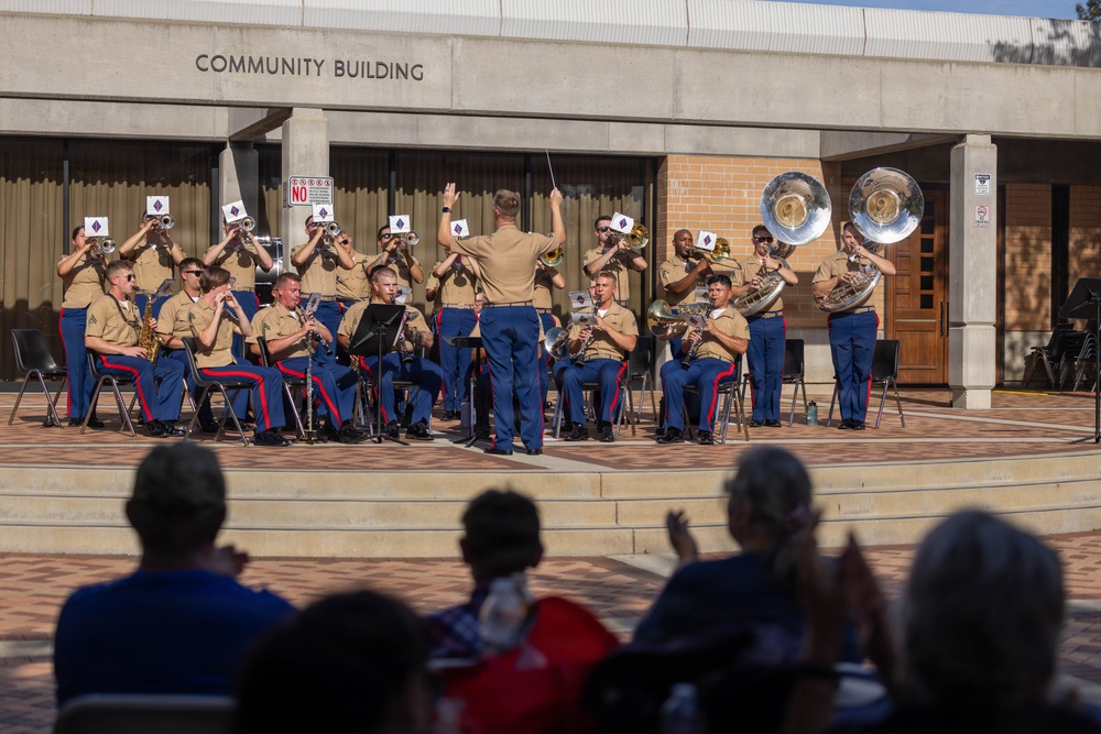 1st MARDIV Band participates in San Dimas Parade