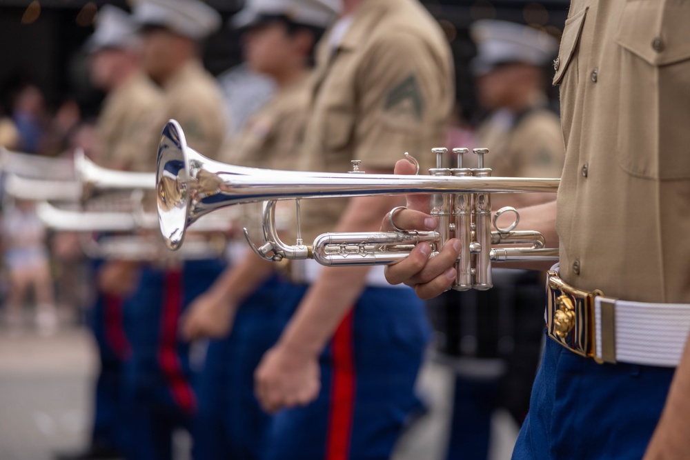 1st MARDIV Band performs in Temecula’s Independence Day Parade