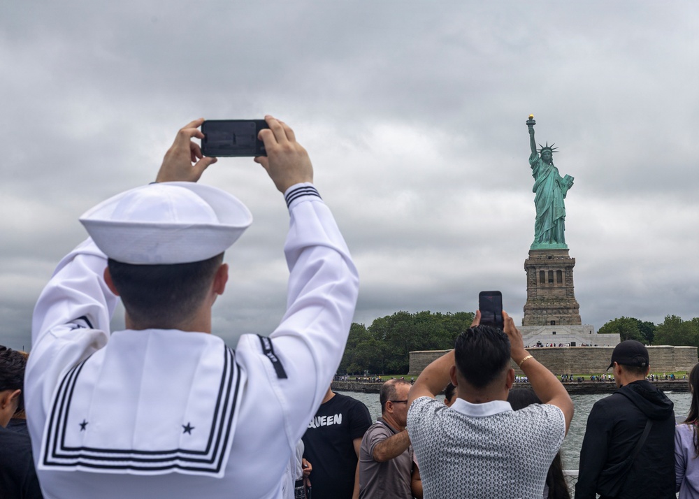 INR250 Statue of Liberty Tour
