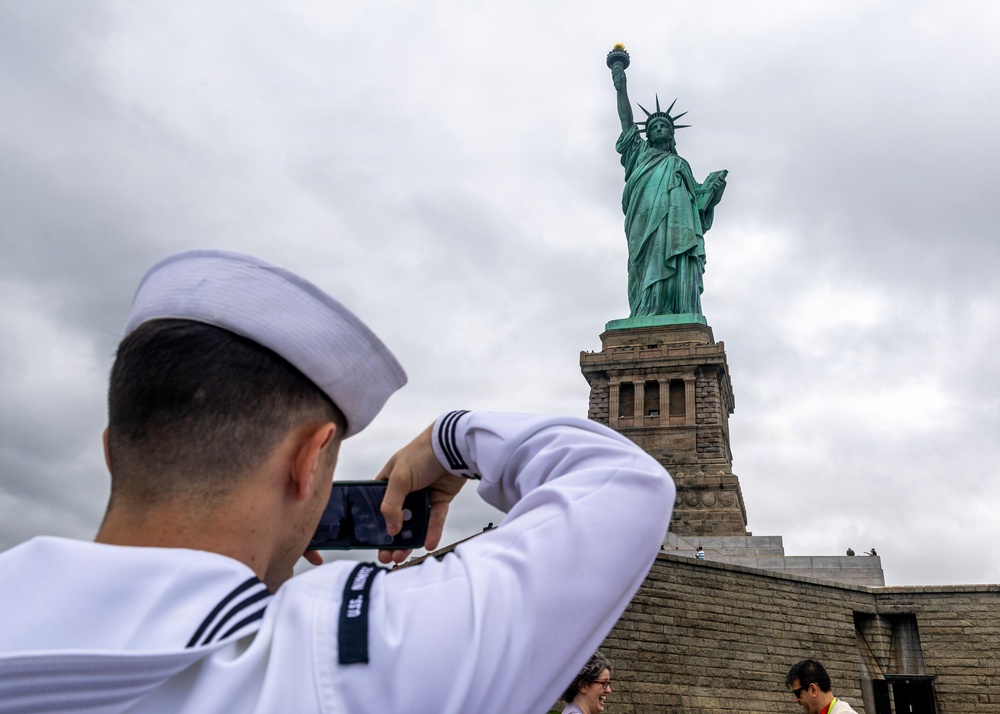 INR250 Statue of Liberty Tour