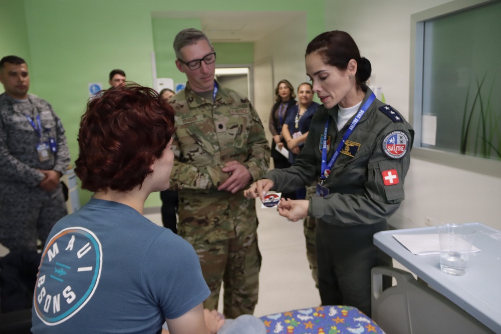 U.S. Airmen visit Chilean pediatric patients during Salitre