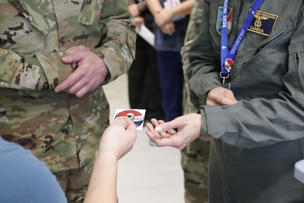 U.S. Airmen visit Chilean pediatric patients during Salitre