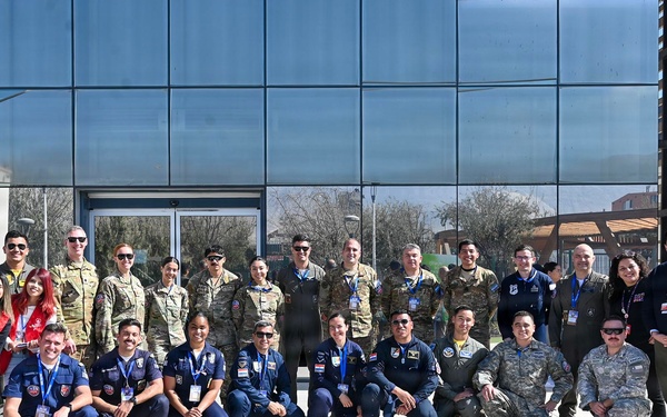 U.S. Airmen visit Chilean pediatric patients during Salitre