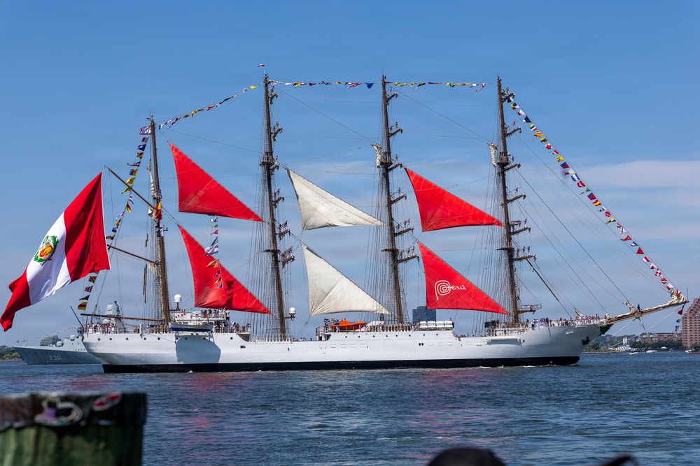 BAP Unión is a training ship of the Peruvian Navy sails through the New York