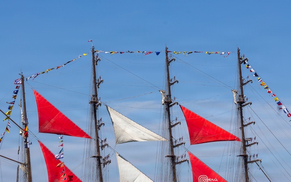 BAP Unión is a training ship of the Peruvian Navy sails through the New York