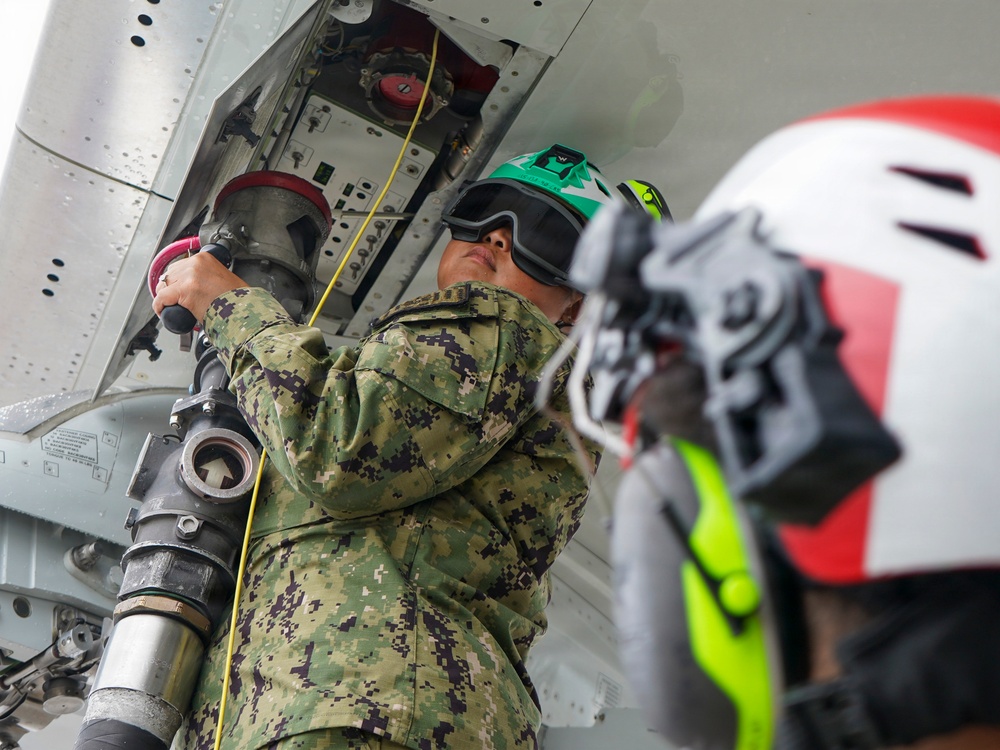 VP-26 Tridents Refuel P-8 Poseidon Aircraft during Valiant Shield 2026