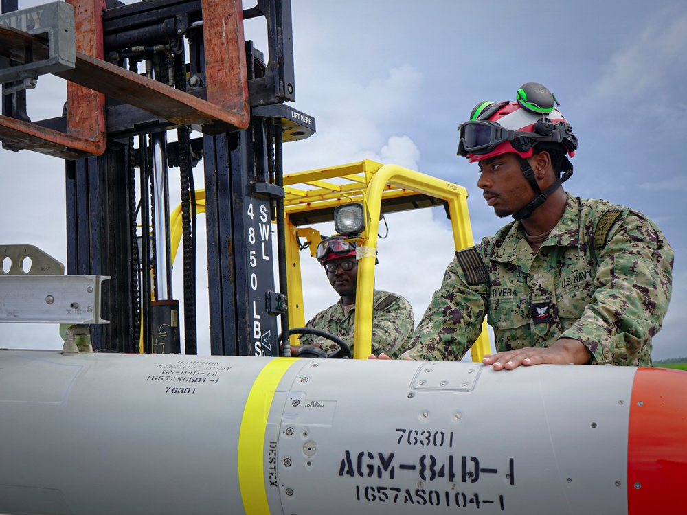 VP-26 Tridents Load Harpoon on to P-8 Poseidon during Valiant Shield 2026
