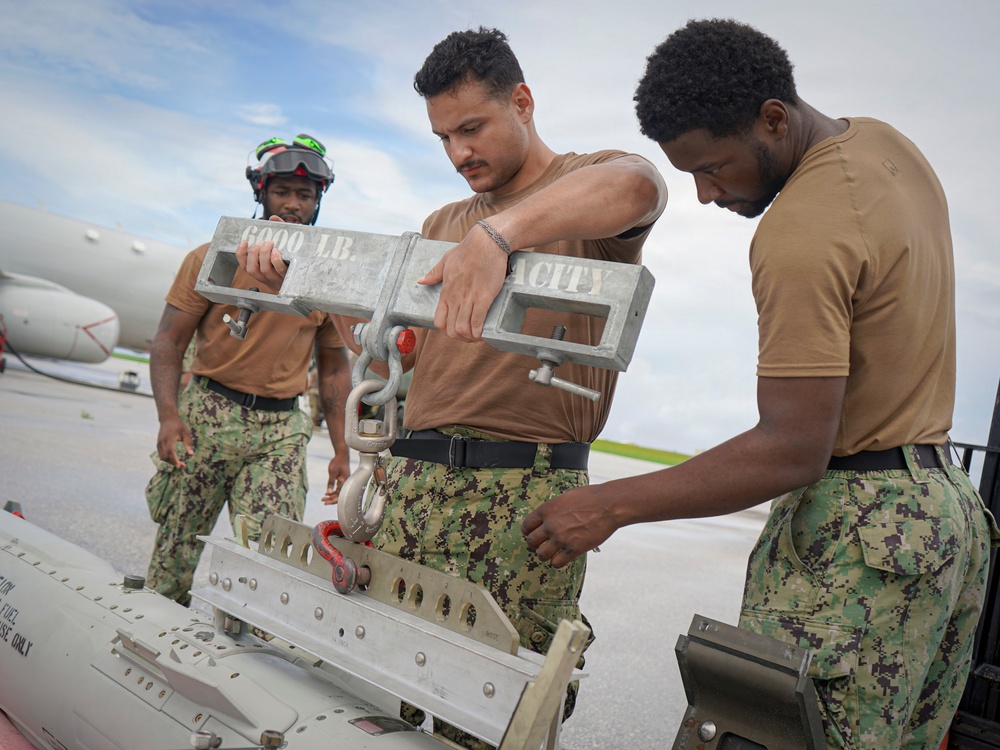 VP-26 Tridents Load Harpoon on to P-8 Poseidon during Valiant Shield 2026