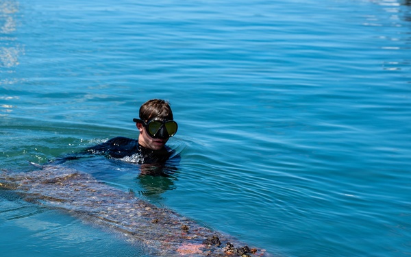 UCT 2 and NMCB 3 WCC conduct pier repairs at Joint Base Pearl Harbor-Hickam