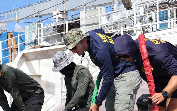 U.S. Navy, Republic of Korea divers hold joint training exercise during RIMPAC 2026
